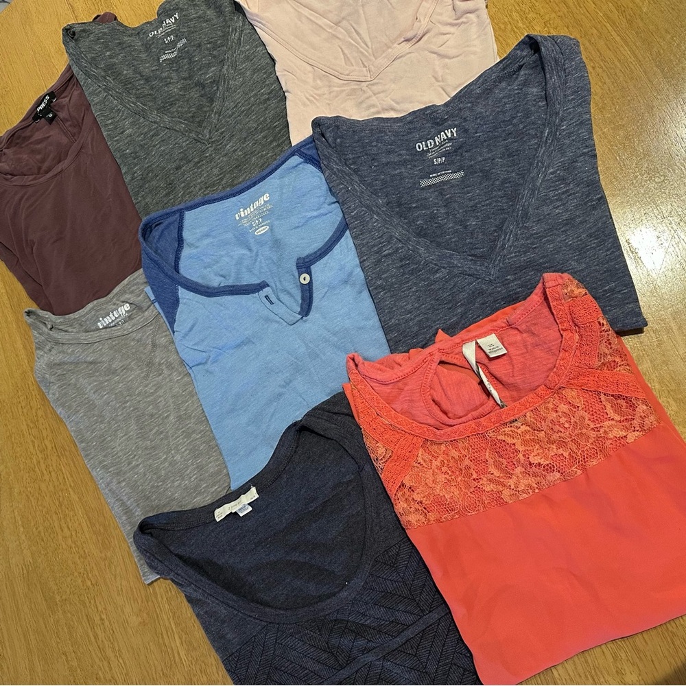 Lot of Small/ XS T Shirts Old Navy, Merona, Express, Forever 21, Lauren Conrad